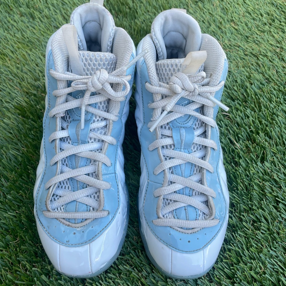 Girl basketball shoes
